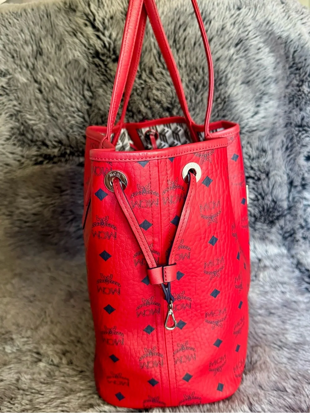 MCM beautiful large